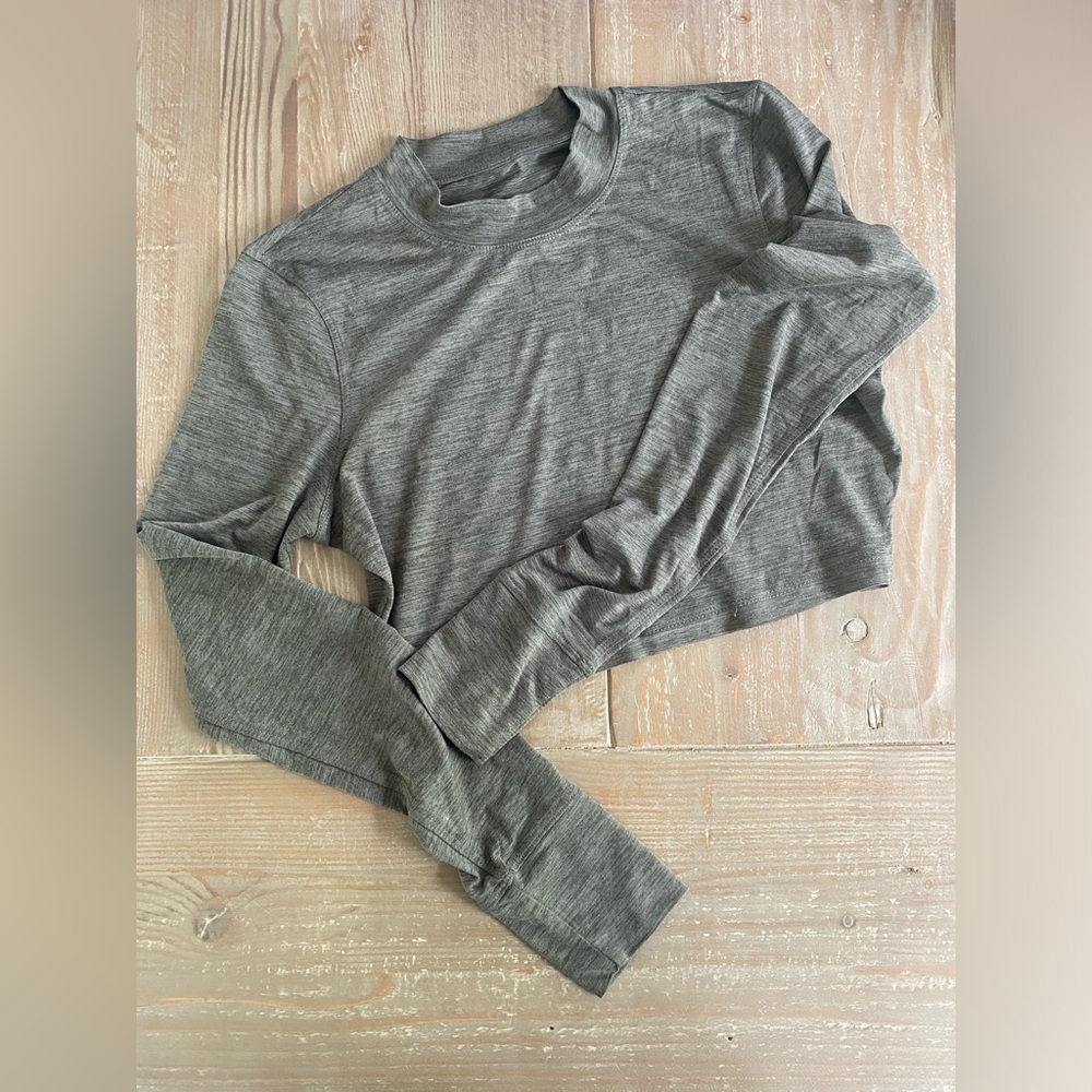 Vuori long sleeve Luxe crop tee in olive heather size small
